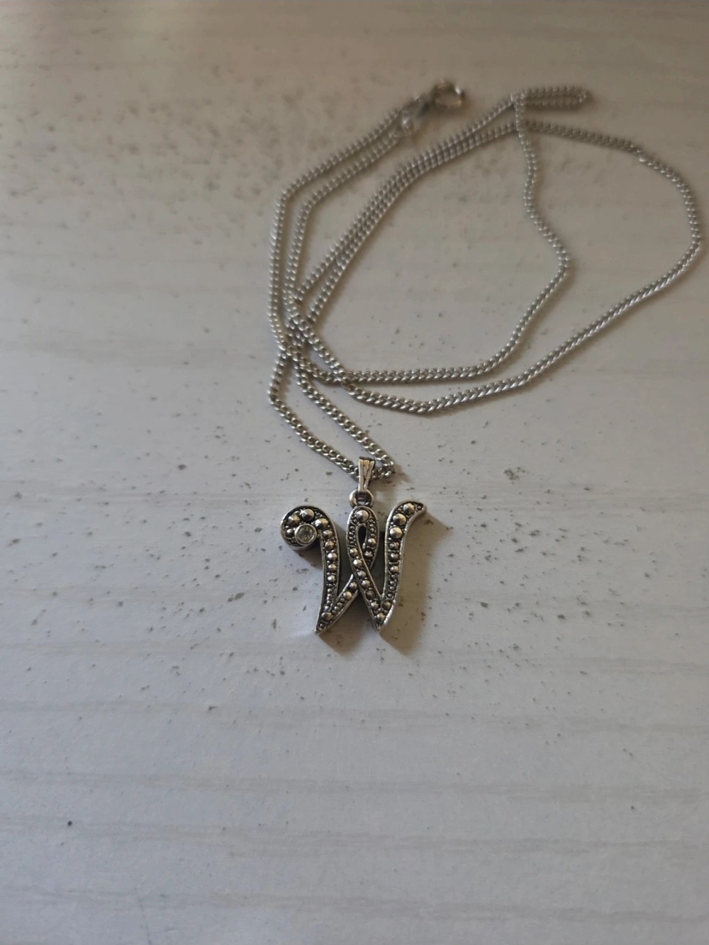 'W' Initial Pendant Necklace